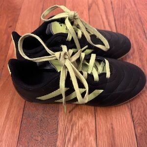 Adidas kids size 13 black and yellow cleats with laces